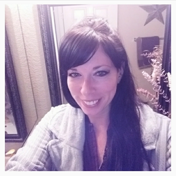 Meet your Posher, Trina - Picture 3 of 3